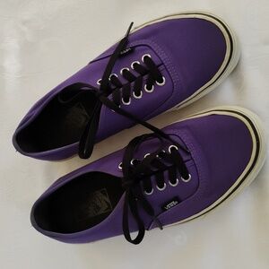 Vans Authentic Low-Top Sneakers/Skate Shoes. Purple w/Black Laces. W-8.5, M-7